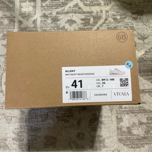 Stylish White and Tan Women's Sneakers - Picture 6 of 8